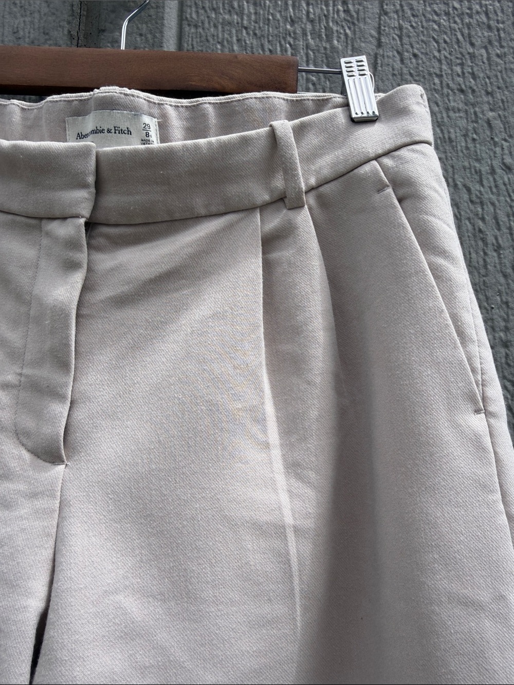 Abercrombie and Fitch Wide-Leg Light Beige Trousers Size: 29/8 - Picture 4 of 10
